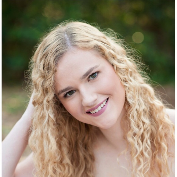 Meet your Posher, Audrey - Picture 1 of 1